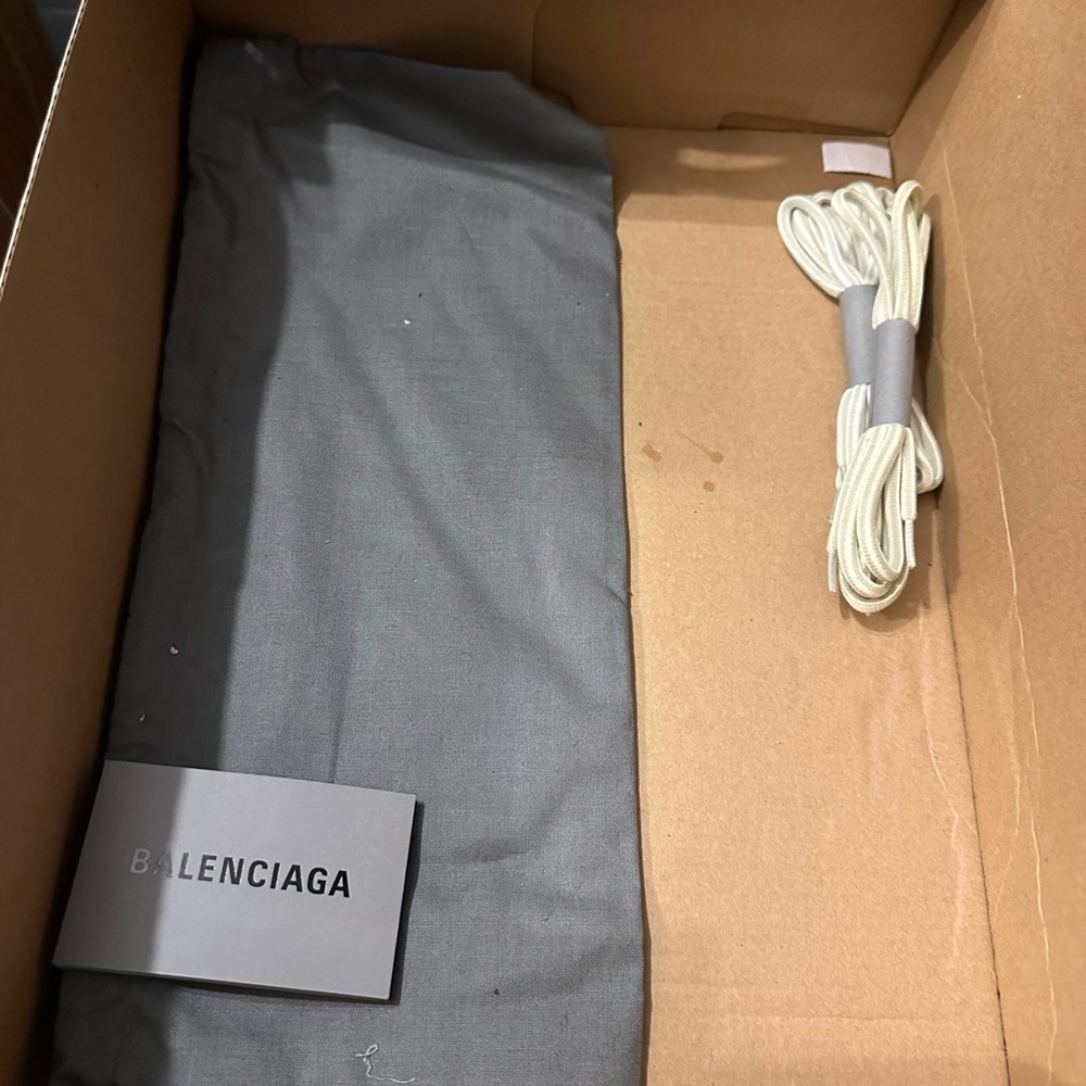 White Balenciaga. Size 11 - Picture 5 of 6